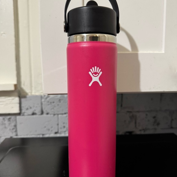 Hydro Flask 24oz. Wide Mouth Zinnia Bright Pink Bottle with Black Lid - Picture 2 of 8